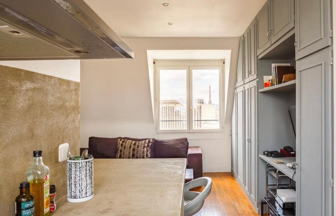 Beautiful Apartment With A View Of Eiffel Tower In Center Paryż Zewnętrze zdjęcie